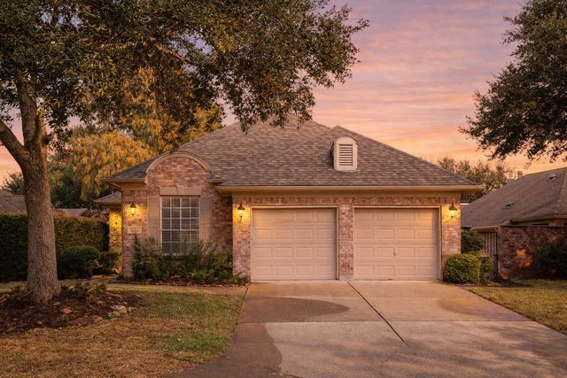  2434 Fairway Pointe Dr, League City, TX 77573