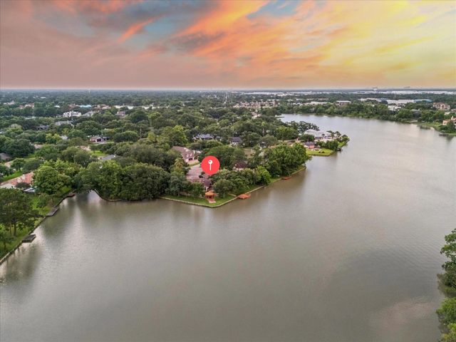 910 Genova, Sugar Land, TX, 77478
