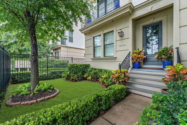 1209 24th Street, Houston, TX, 77008