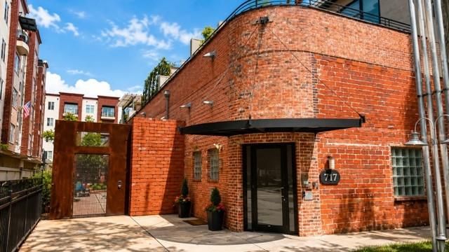  1717 W Webster St F, Houston, TX 77019