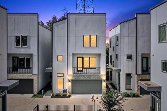 8411 Hempstead, Houston, TX, 77008