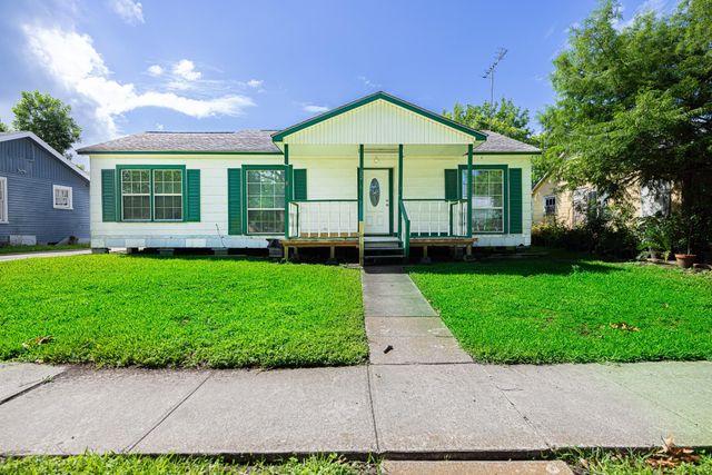  2206 Alabama St, Baytown, TX 77520