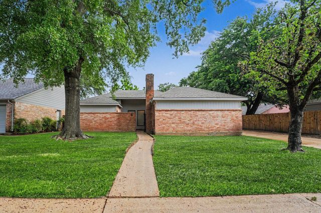  6210 Saint Anne Forest Dr, Houston, TX 77088