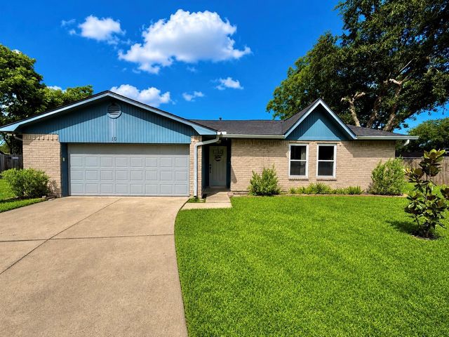10 Lobo, Angleton, TX, 77515