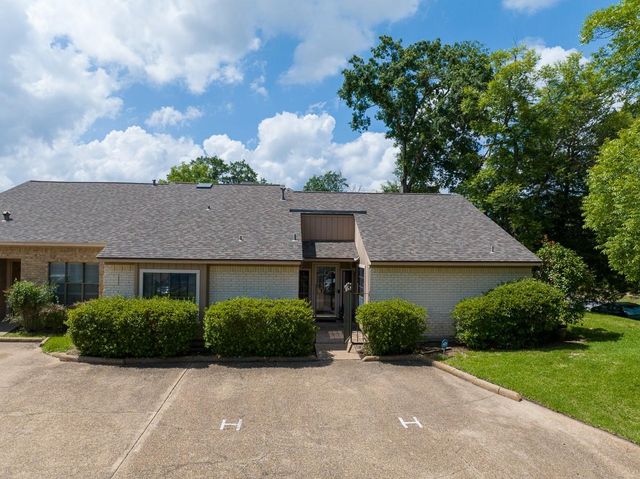  1401 Avenue O H, Huntsville, TX 77340
