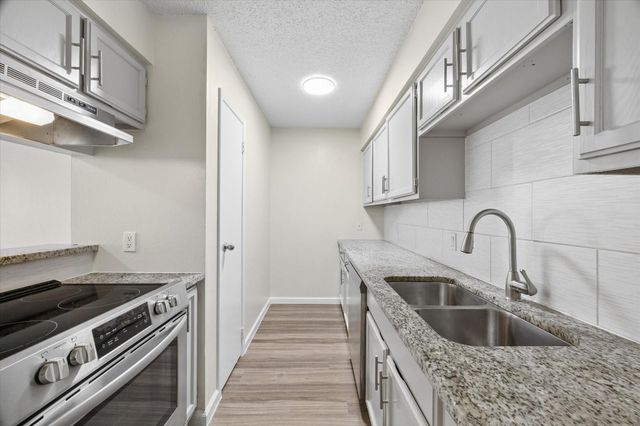 2501 GULF FWY, Dickinson, TX, 77539