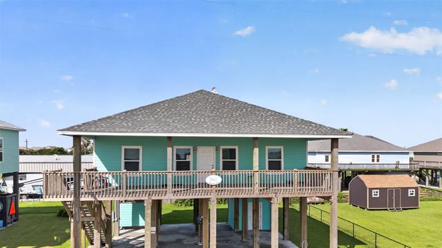  971 Meynig Dr, Crystal Beach, TX 77650