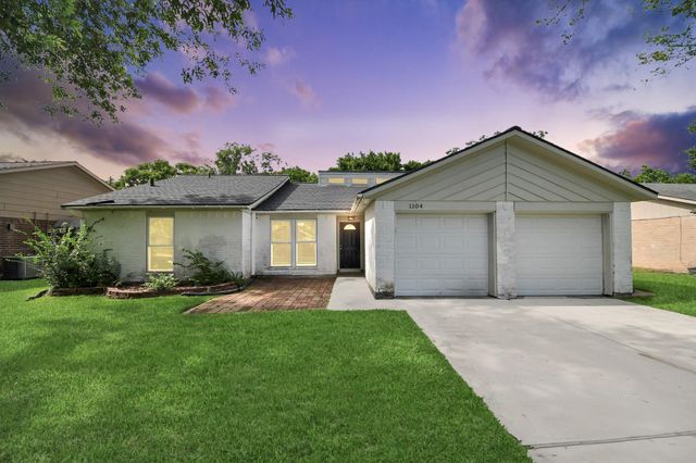 1104 Heron, Seabrook, TX, 77586