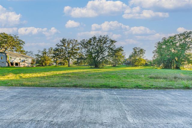 381 Horse Shoe, Angleton, TX, 77515