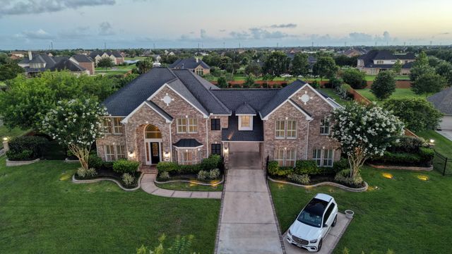  3960 Pebble Brook Dr, League City, TX 77573