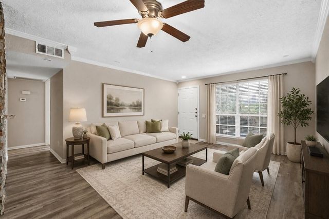 1860 White Oak, Houston, TX, 77009