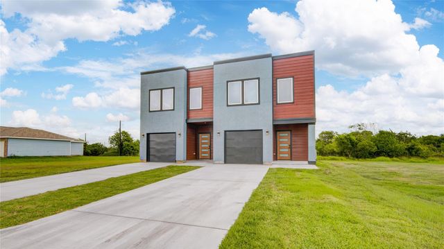 214/216 Avenue I, Freeport, TX, 77541