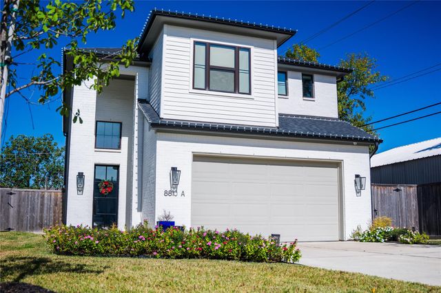  8810 Carousel Lane A, Houston, TX 77080