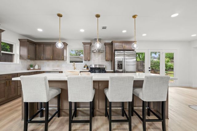 1402 Lehman, Houston, TX, 77018