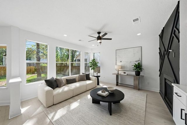 82 Apple Springs, The Woodlands, TX, 77382