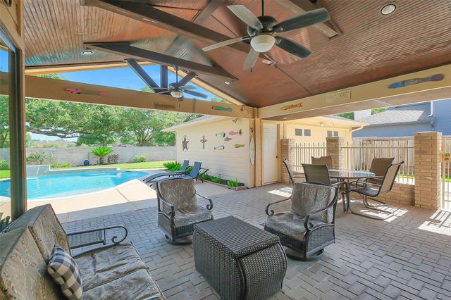 910 Millpond, Sugar Land, TX, 77498