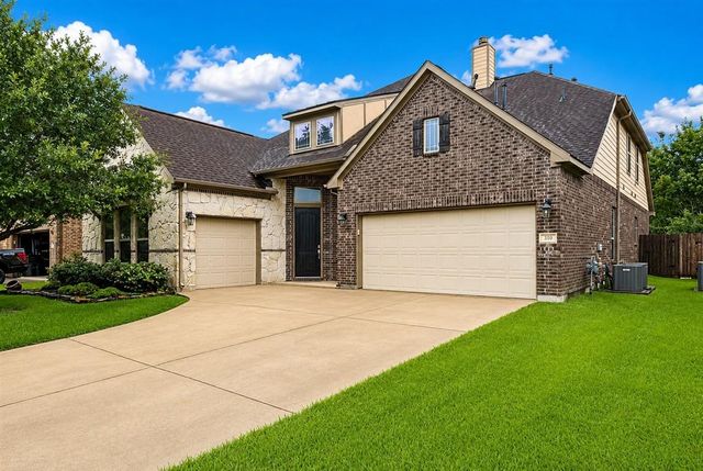  310 Westwood Dr, League City, TX 77573