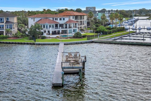  2240 Marina Way, Kemah, TX 77565