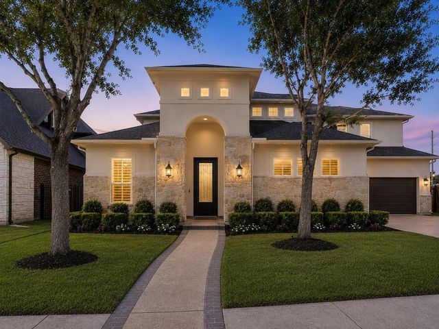  2 Chalice Trl, Sugar Land, TX 77498