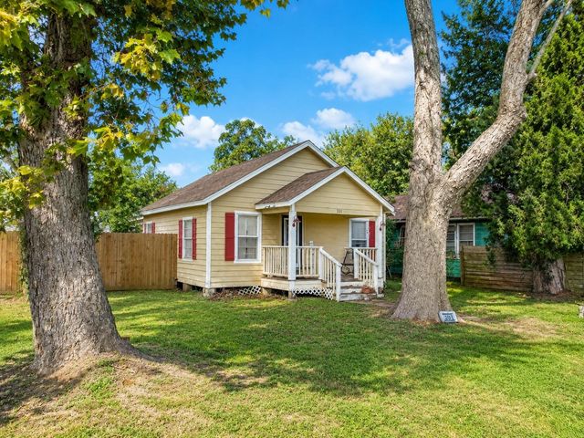 201 Front, Brazoria, TX, 77422