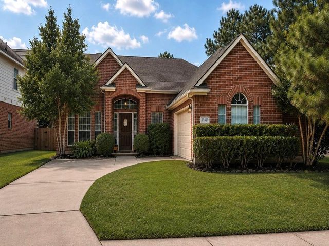  19319 Imperial Hills Dr, Tomball, TX 77375