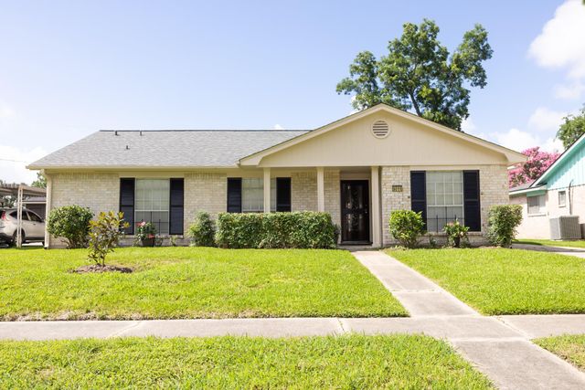  9011 Grape St, Houston, TX 77036