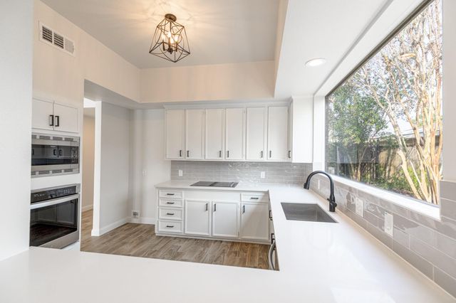 20 Charleston, Sugar Land, TX, 77478