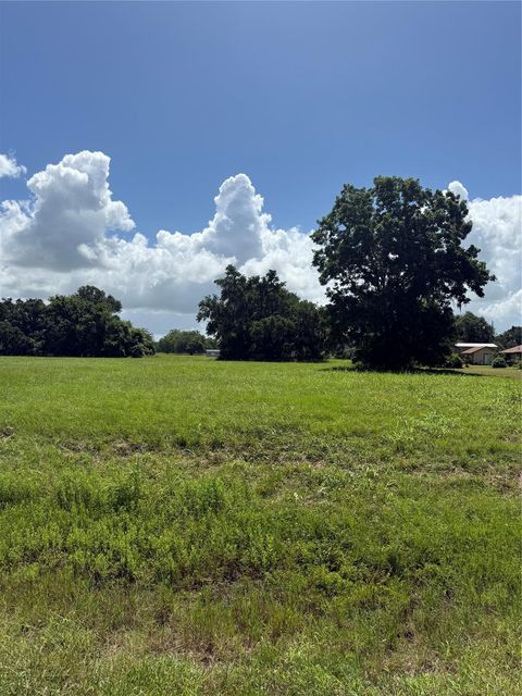 1149 Frontier, Angleton, TX 77515
