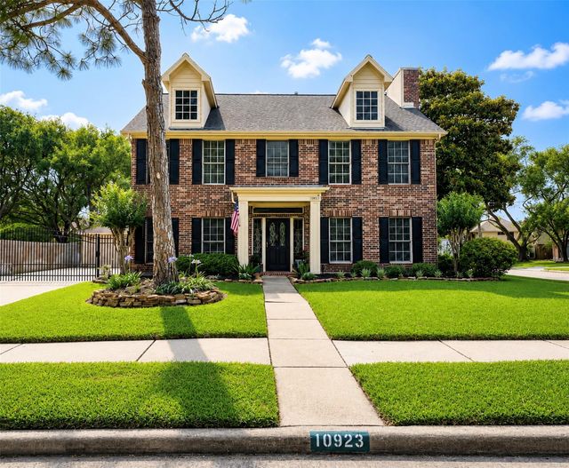  10923 Hickory Tree Ct, Houston, TX 77065