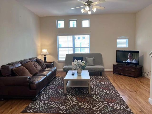 2710 Hullsmith, Houston, TX, 77063
