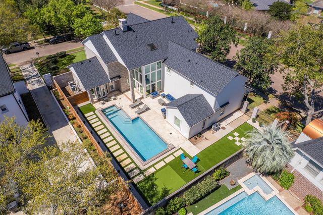  13 Queen Mary Ct, Sugar Land, TX 77479