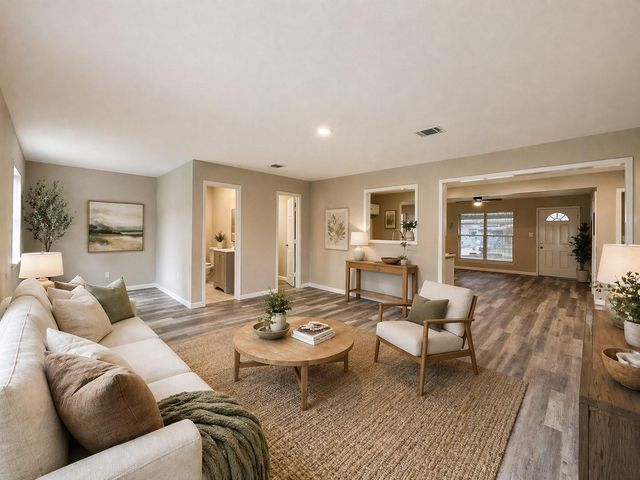 7710 Claiborne, Houston, TX, 77016