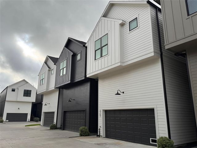 2705 Oakwood Crest, Houston, TX, 77018