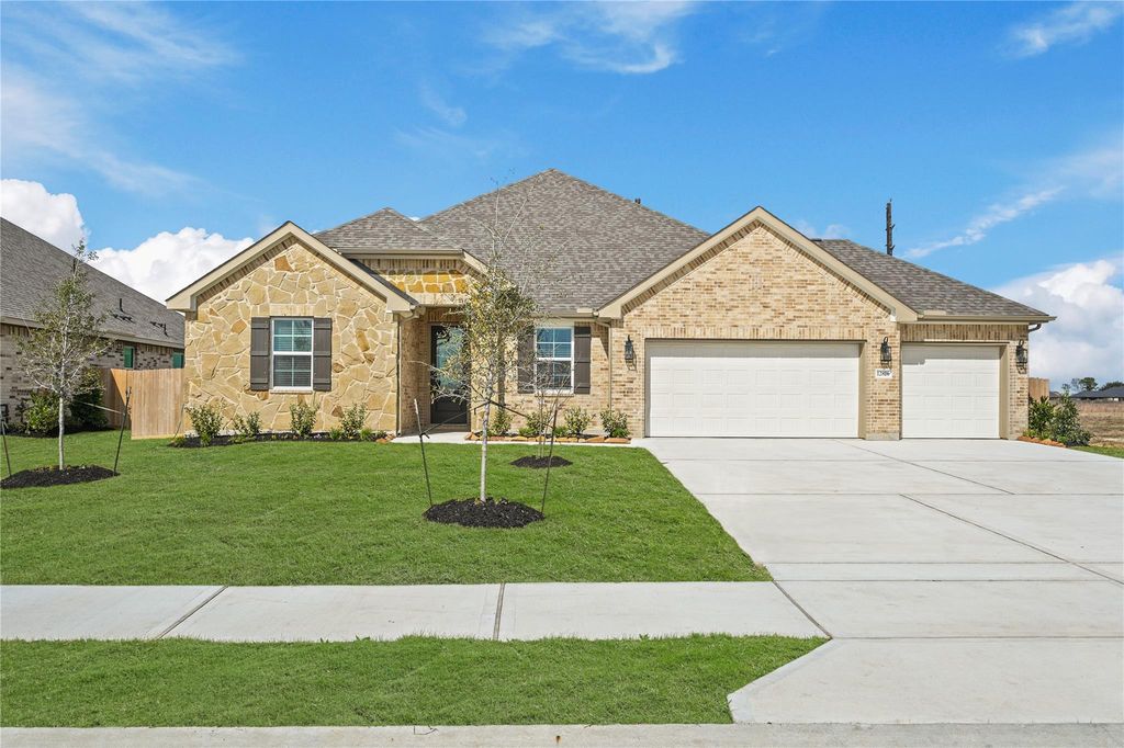 12123 Old Fashion Cir, Mont Belvieu, TX 77535 cover photo. Doors Open Tour advertisement.