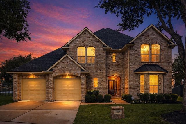  5126 Beacon Pt, Sugar Land, TX 77479