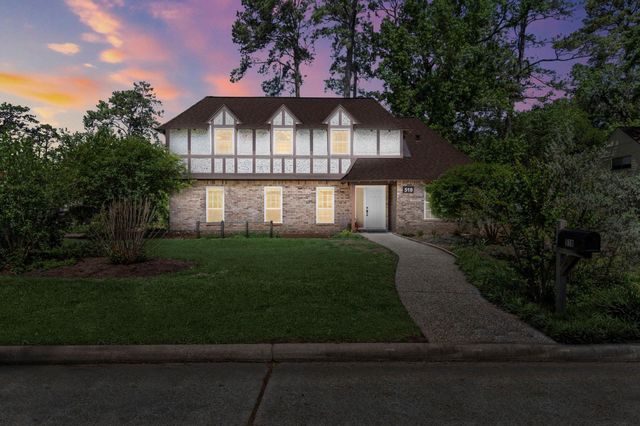  518 Magic Oaks Dr, Spring, TX 77388