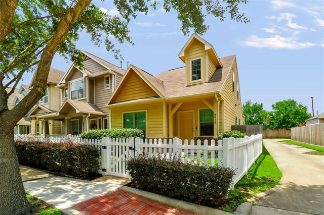  4918 Vista Village Ln, Houston, TX 77092