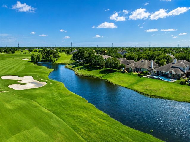  10014 Red Mesa Dr, Houston, TX 77095