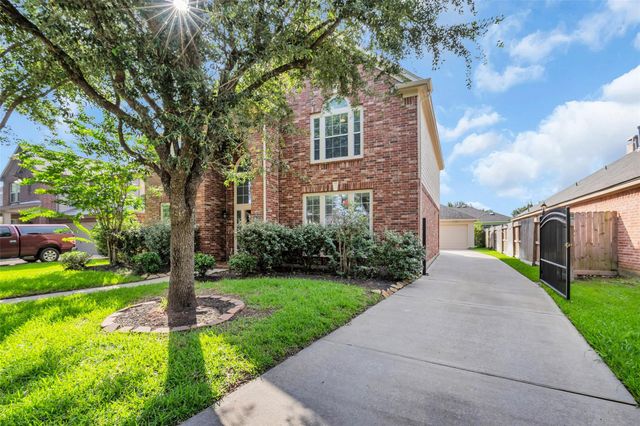  10626 Cortland Ridge Ln, Cypress, TX 77433