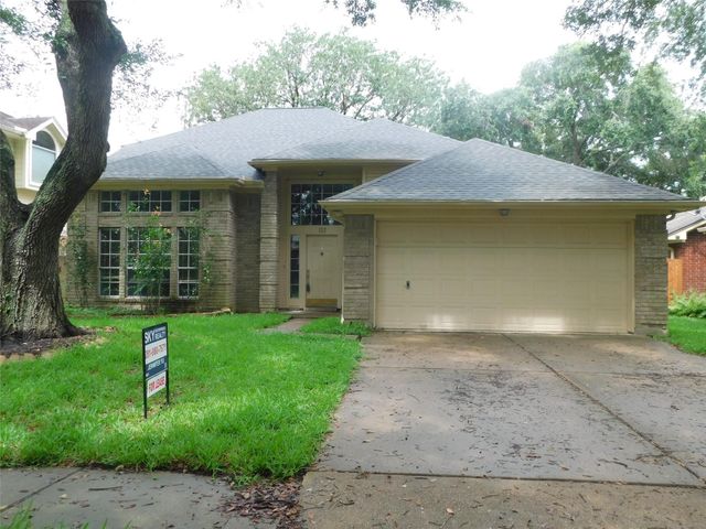  122 High Meadows Dr, Sugar Land, TX 77479