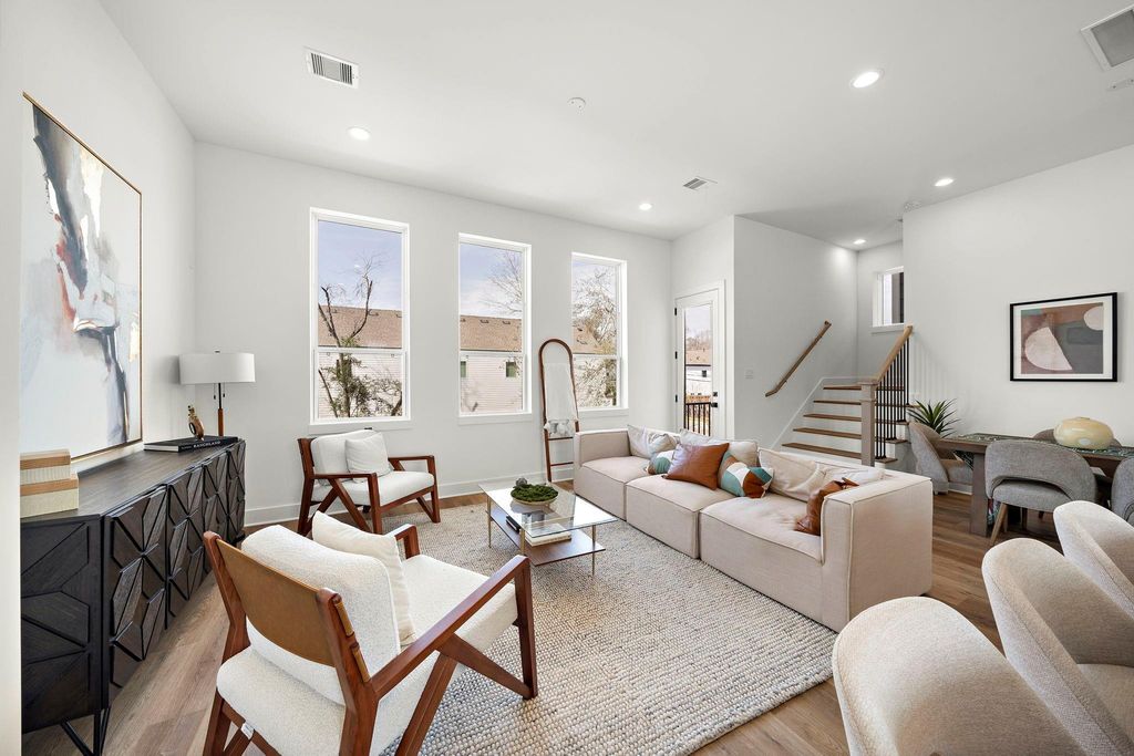 Modern 3BR Duplex Home – Independence Heights