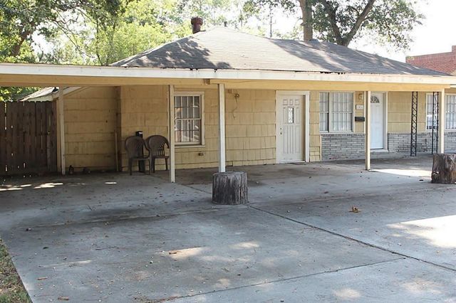  1418 Longhorn Dr, Houston, TX 77080