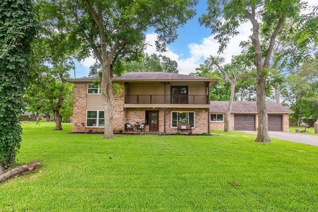 1055 Anderson, Angleton TX 77515