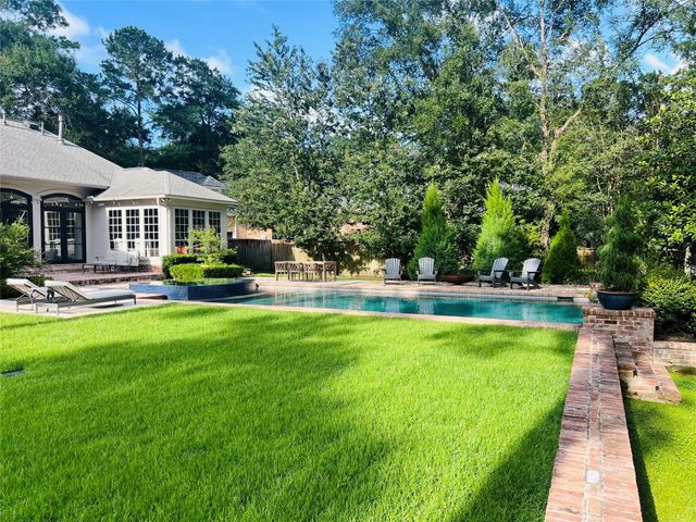  51 N Wooded Brook Cir, The Woodlands, TX 77382