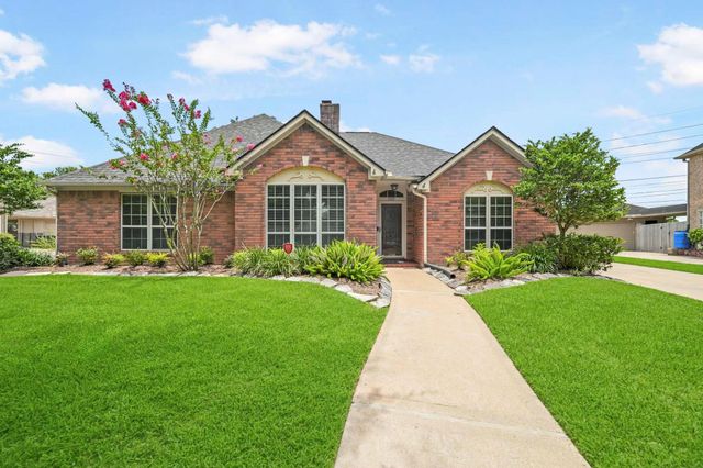  3919 E Wisteria Cir, Sugar Land, TX 77479