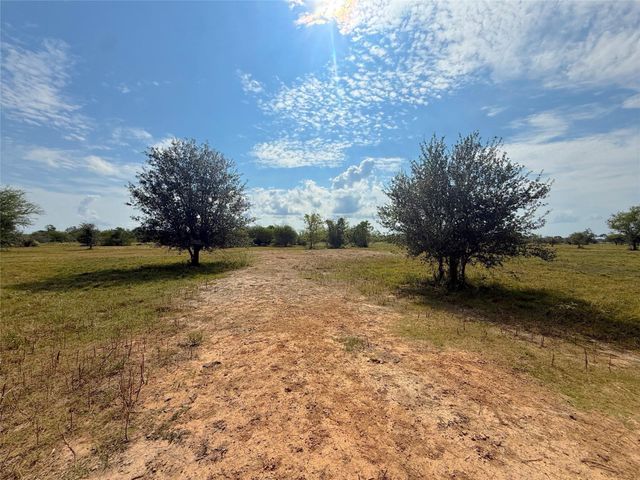 25611 Cr-25, Damon, TX, 77430