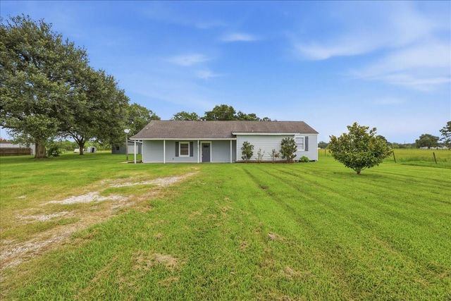 17261 County Line, Winnie, TX, 77665