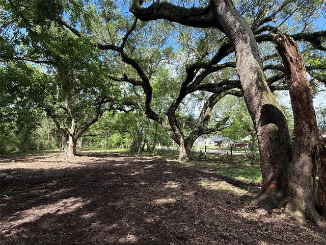 6833 Bryan Road, Jones Creek, TX, 77541