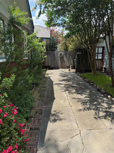 1634 1/2 Branard, Houston, TX, 77006