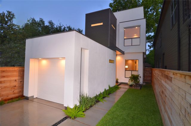 908 East 23rd, Houston, TX, 77009